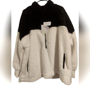 Warm & Cozy Pullover (black&white)